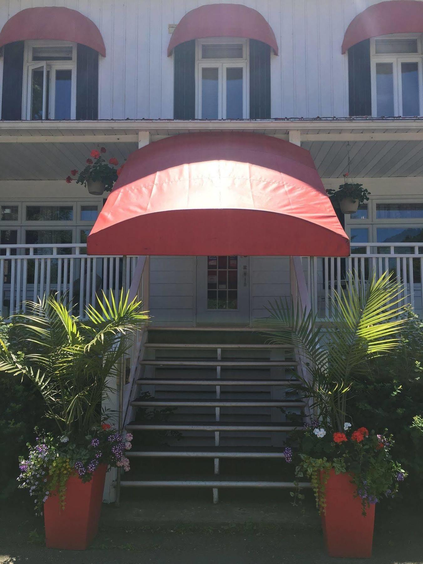 Auberge La Courtepointe Petite-Riviere-Saint-Francois Exterior photo